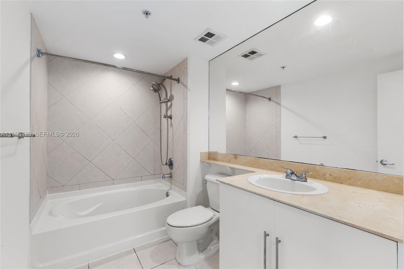 335 S Biscayne Blvd #908, Miami FL 33131