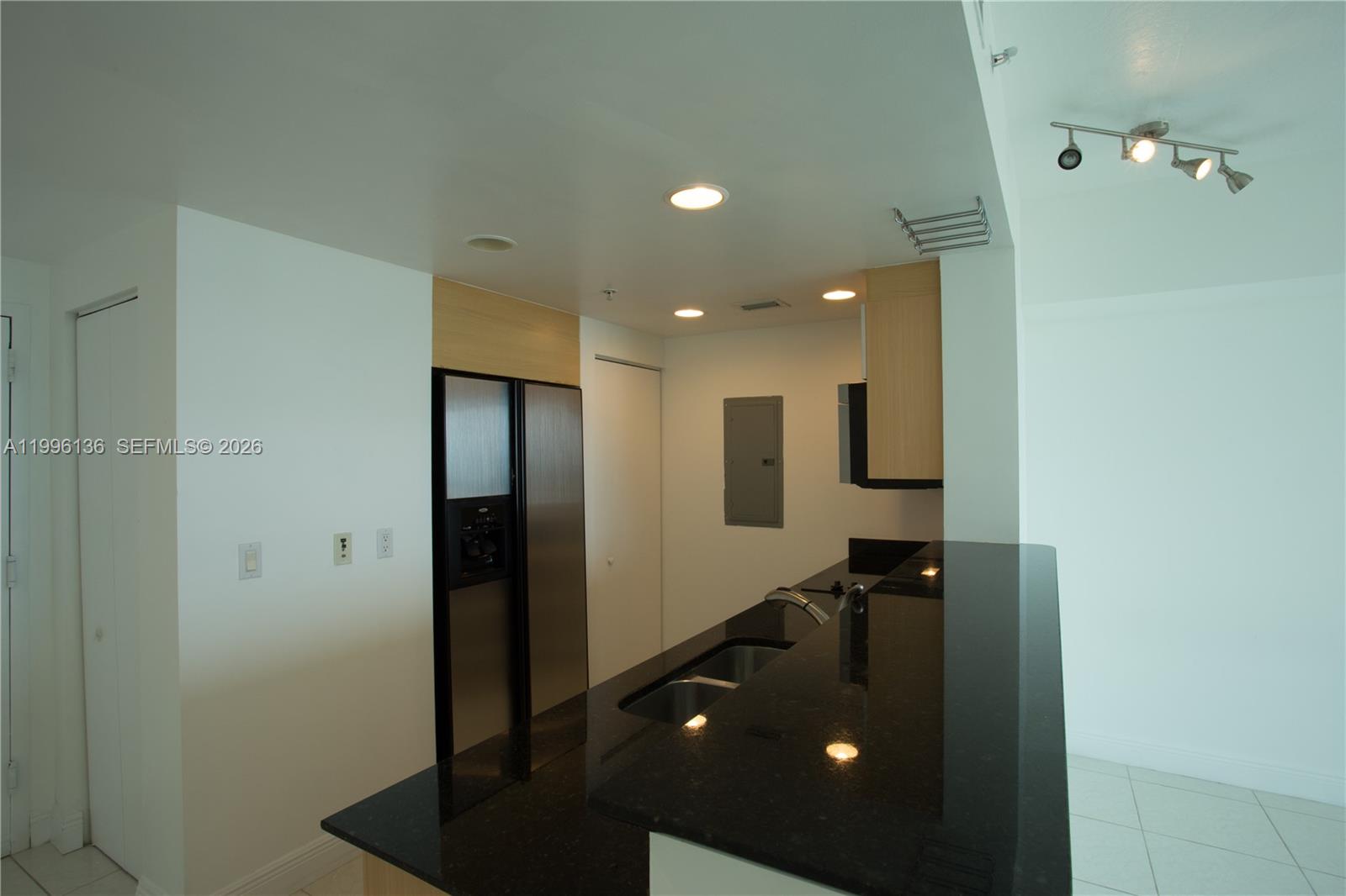 325 S Biscayne Blvd #2320, Miami FL 33131