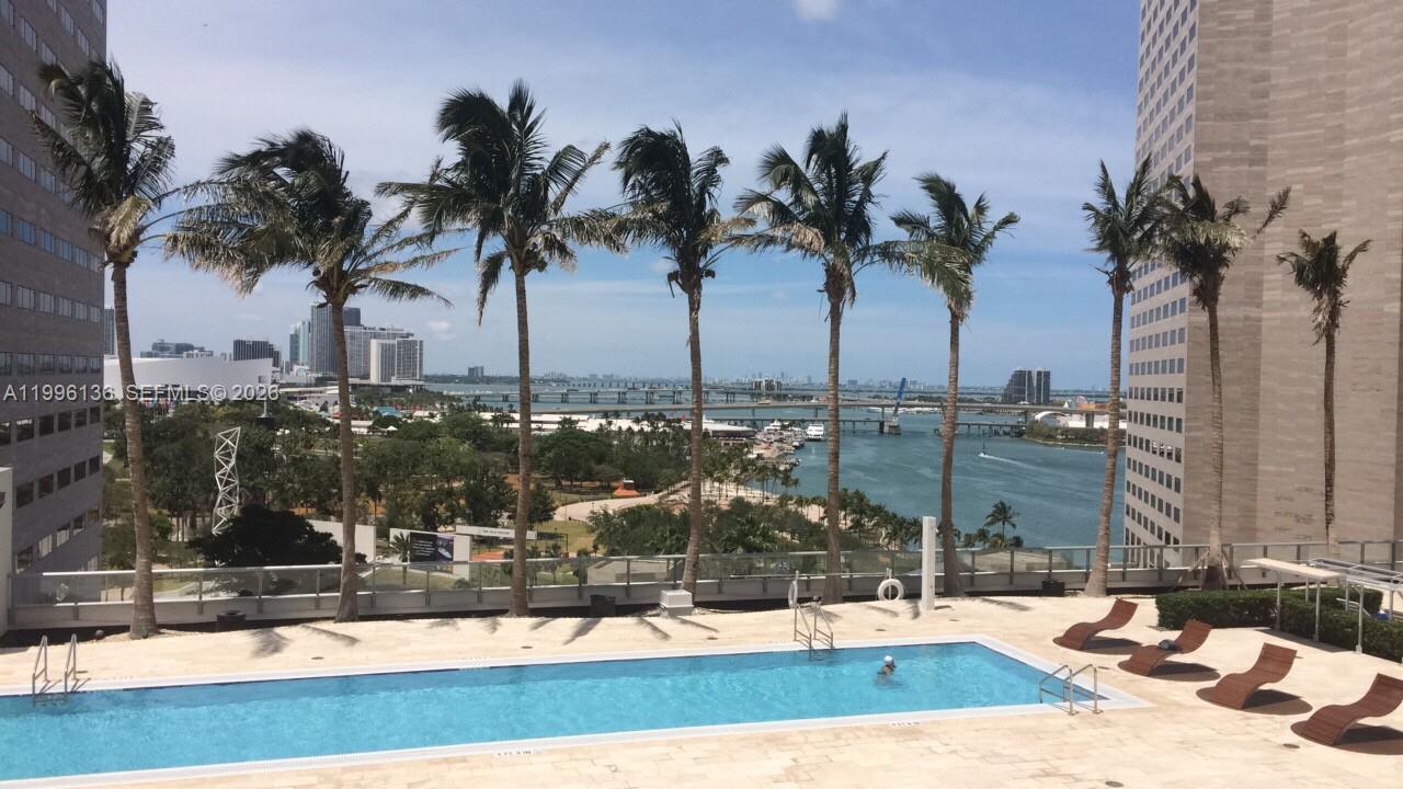 325 S Biscayne Blvd #2320, Miami FL 33131