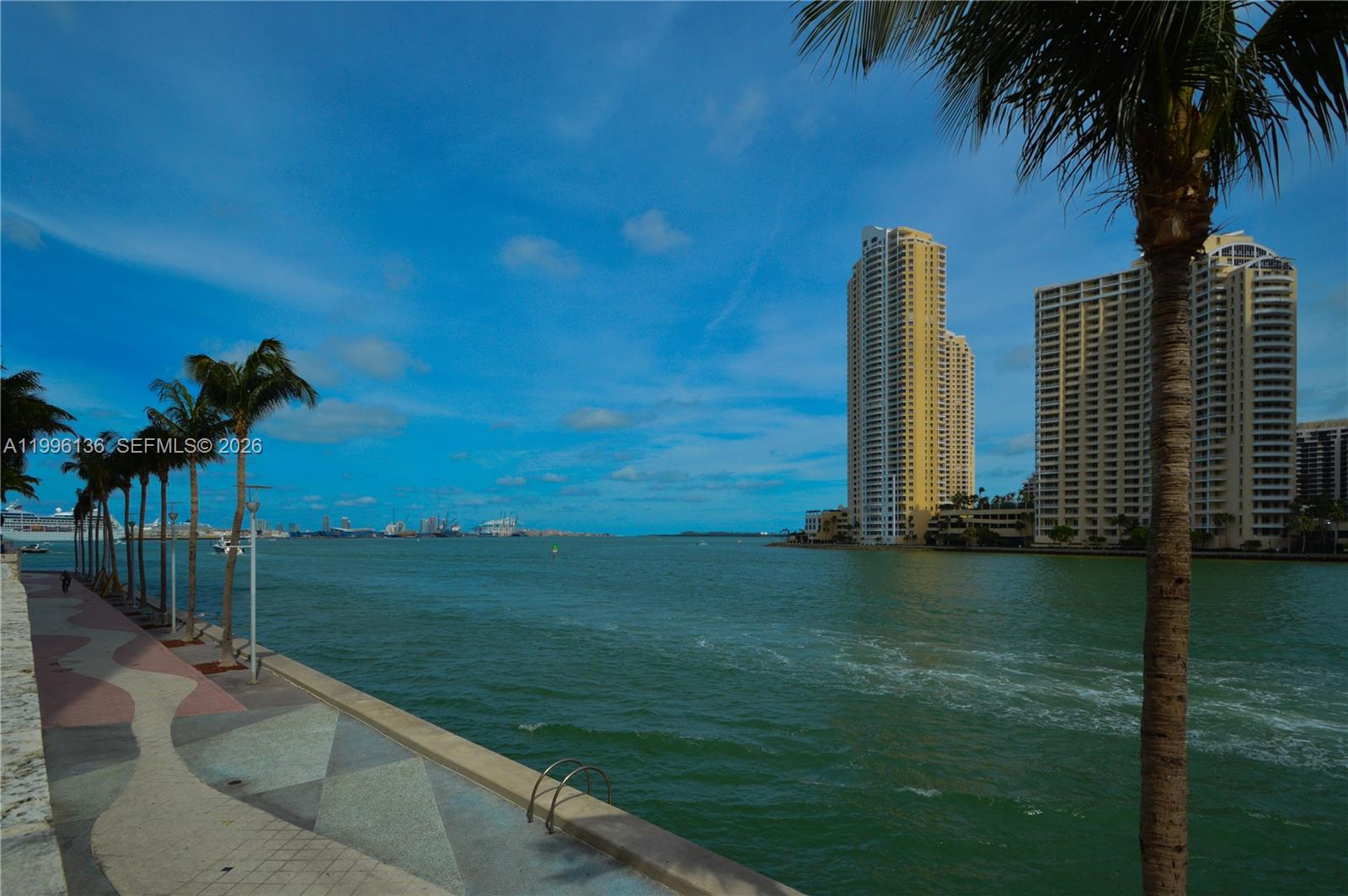 325 S Biscayne Blvd #2320, Miami FL 33131