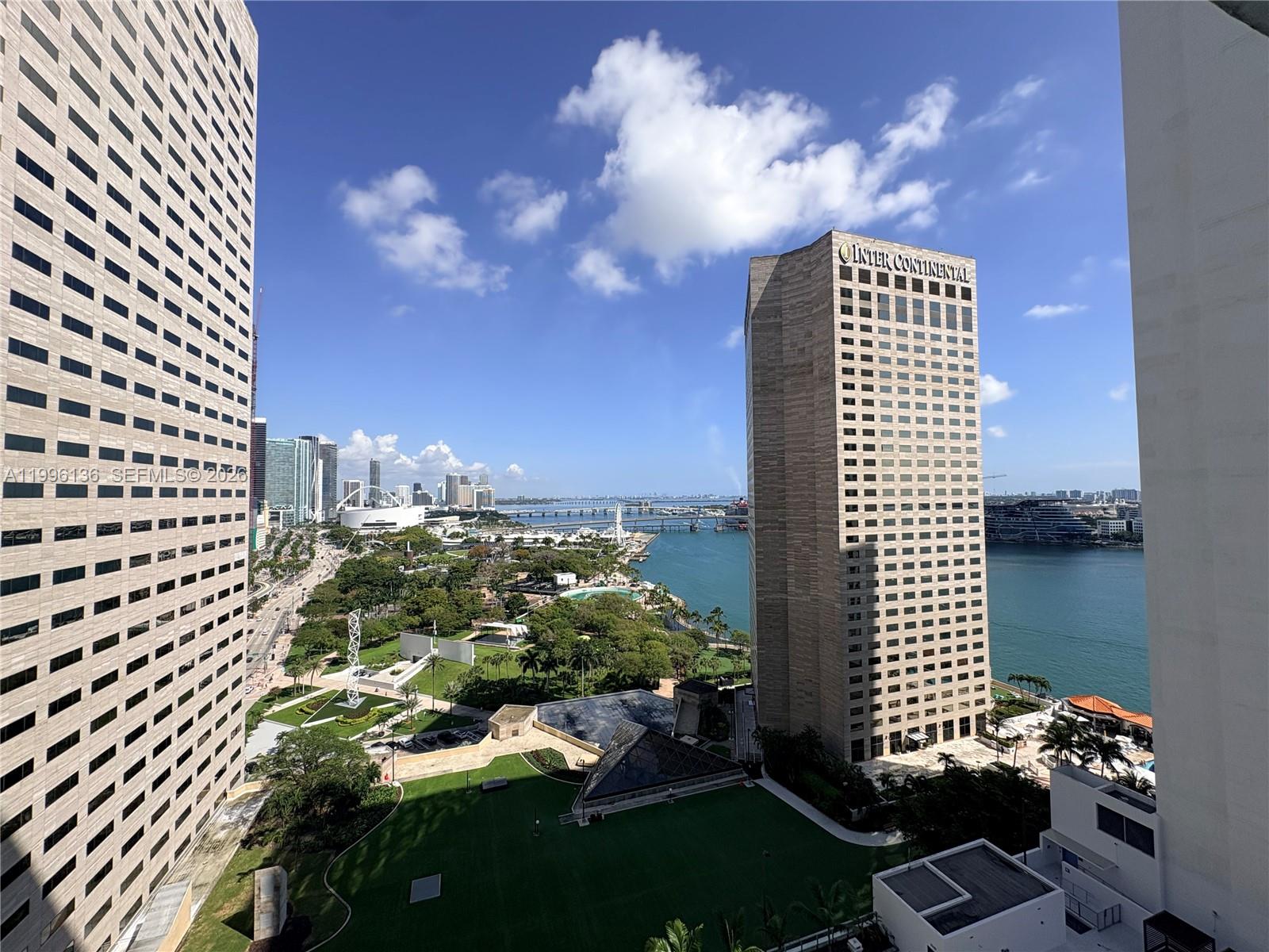325 S Biscayne Blvd #2320, Miami FL 33131