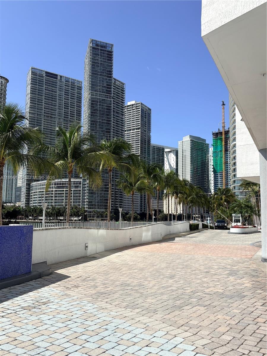 325 S Biscayne Blvd #2320, Miami FL 33131