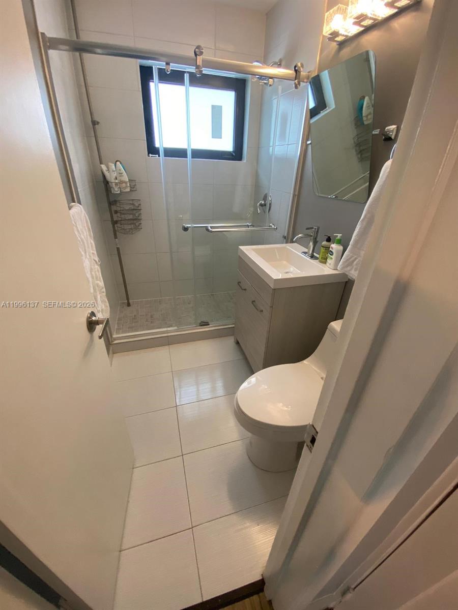 234 Avalon Ave, Lauderdale By The Sea FL 33308