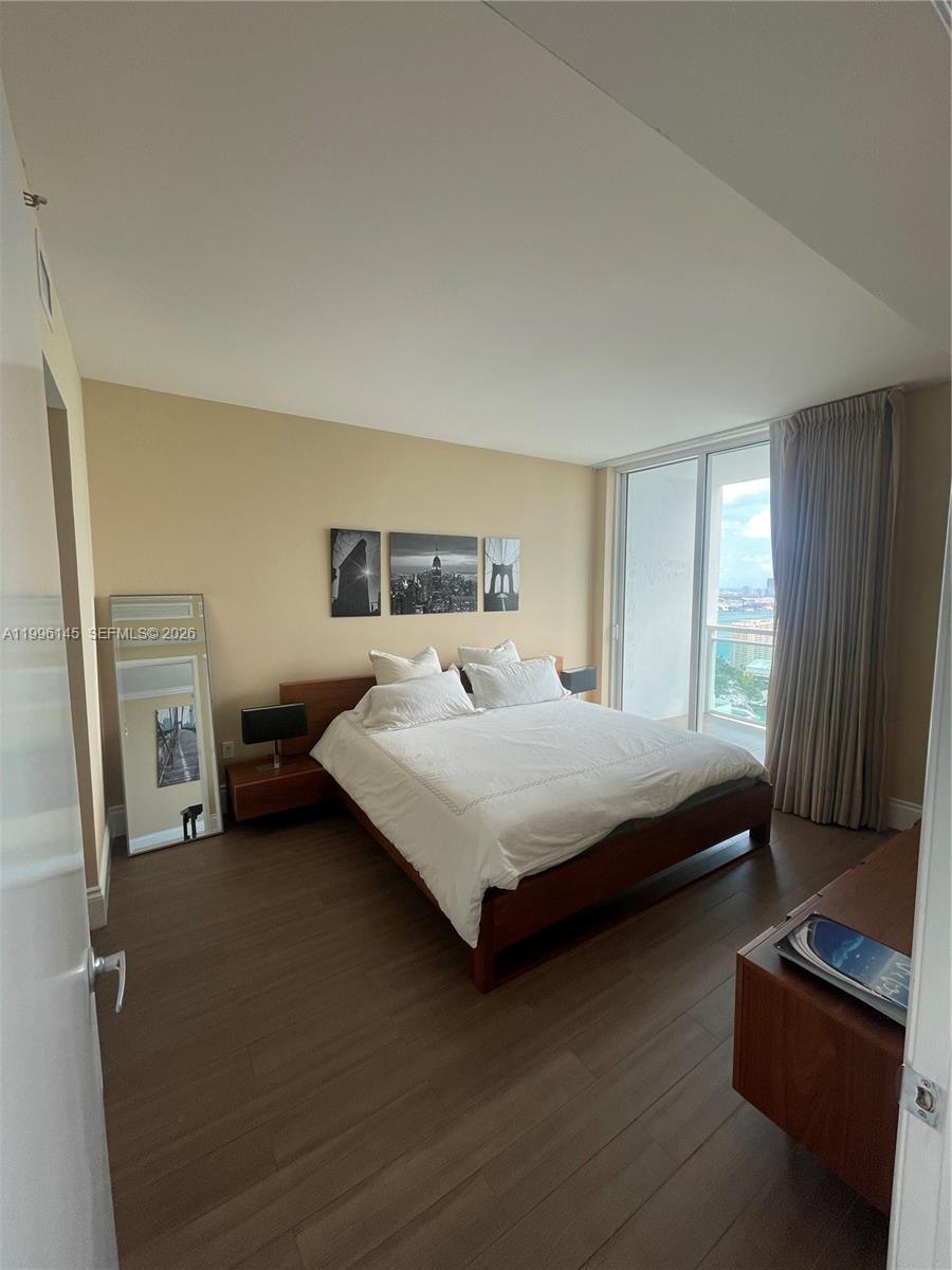 951 Brickell Ave #3506, Miami FL 33131