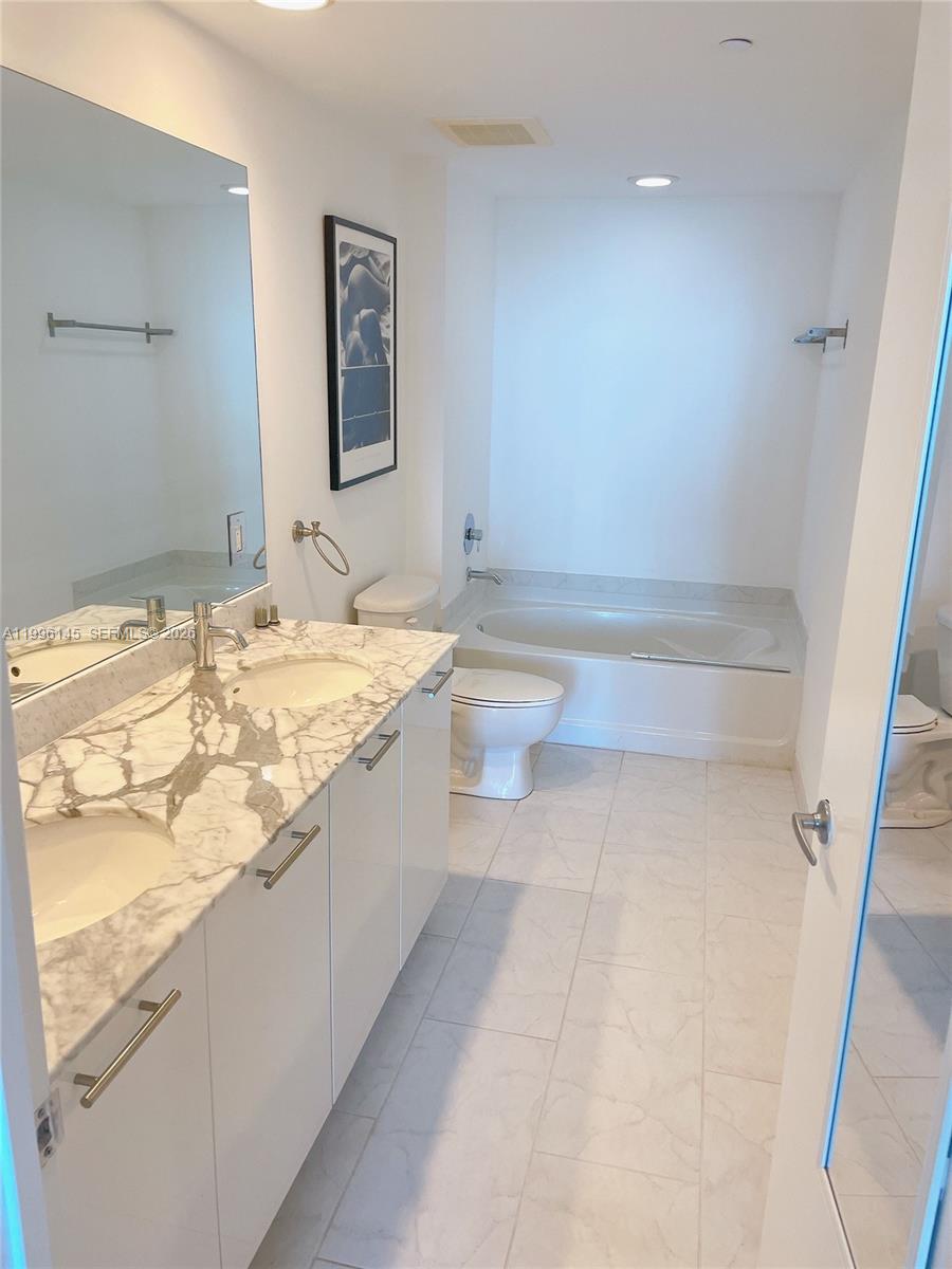 951 Brickell Ave #3506, Miami FL 33131