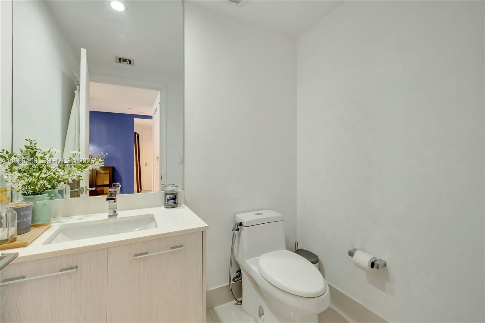 55 SW 9th #2804, Miami FL 33130
