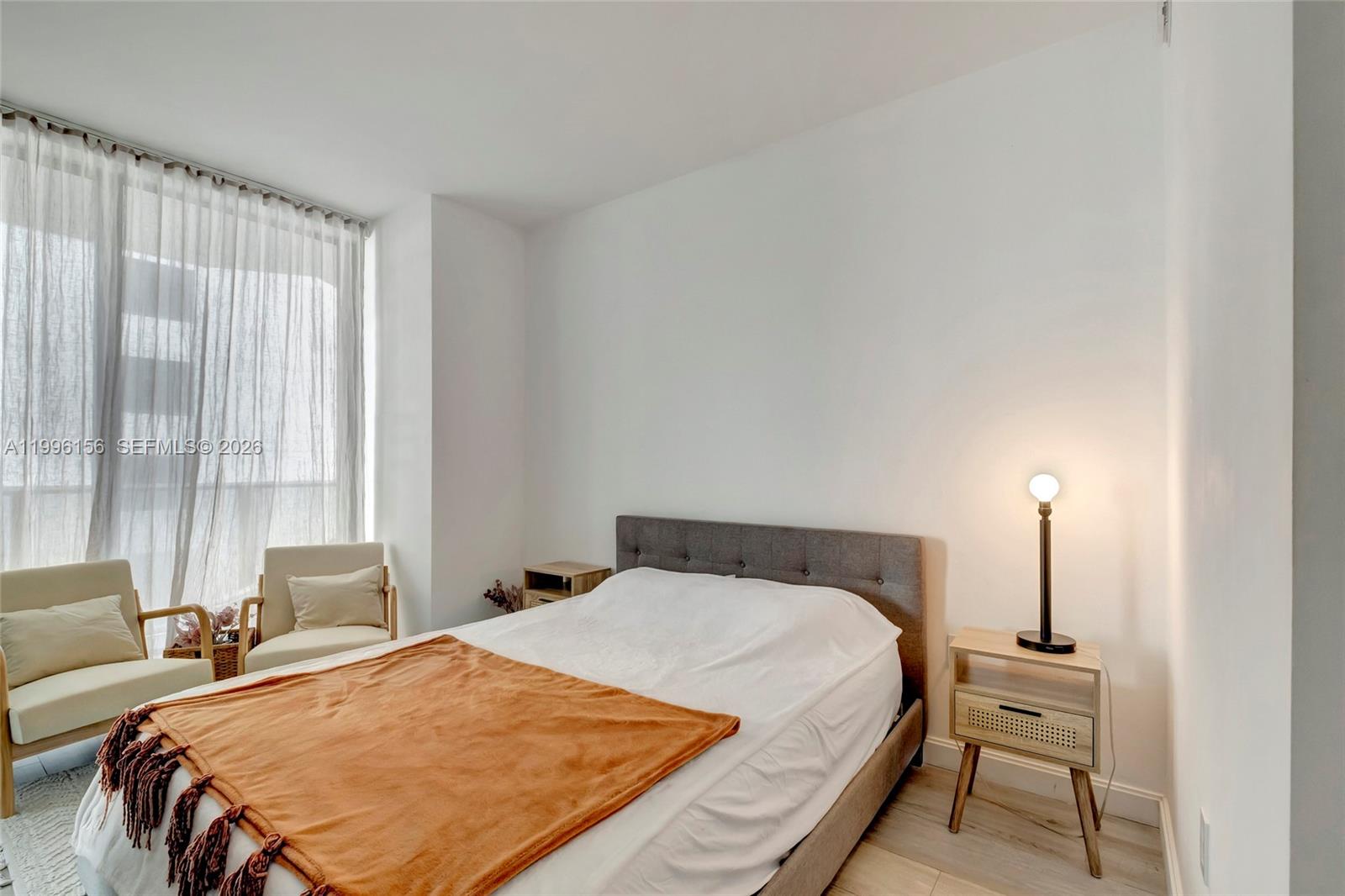 55 SW 9th #2804, Miami FL 33130