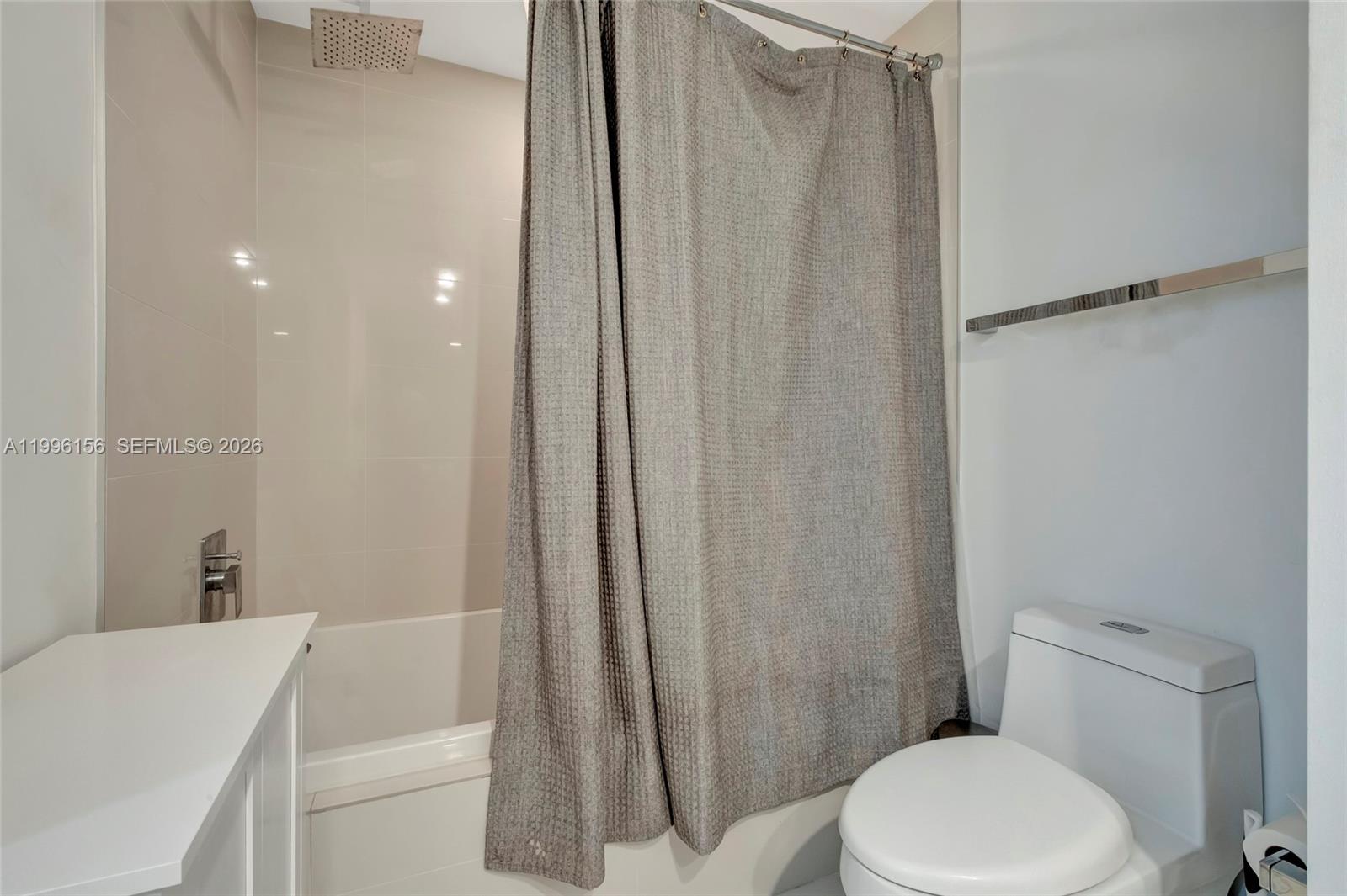 55 SW 9th #2804, Miami FL 33130