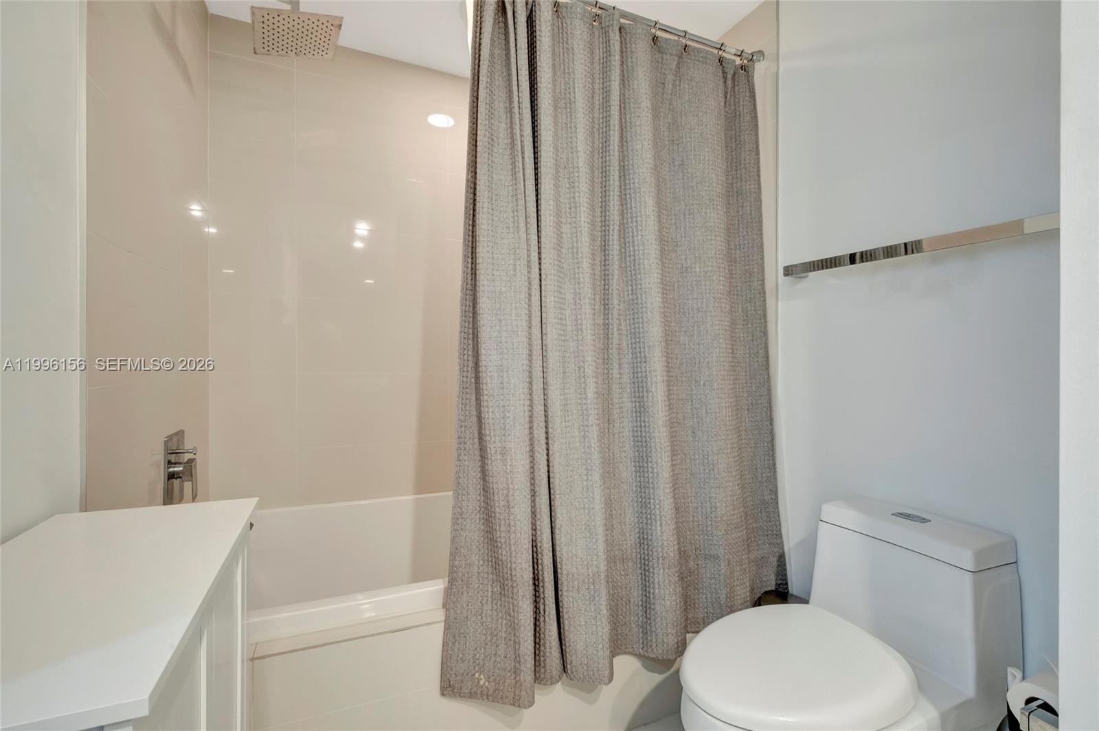 55 SW 9th #2804, Miami FL 33130