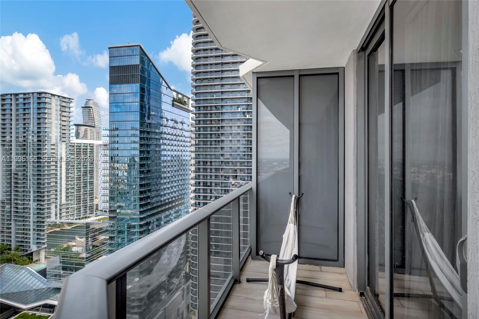 55 SW 9th #2804, Miami FL 33130