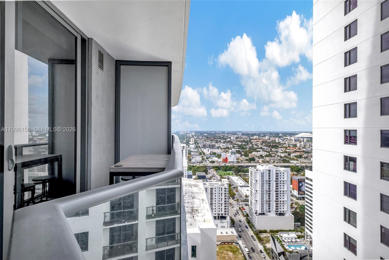 55 SW 9th #2804, Miami FL 33130