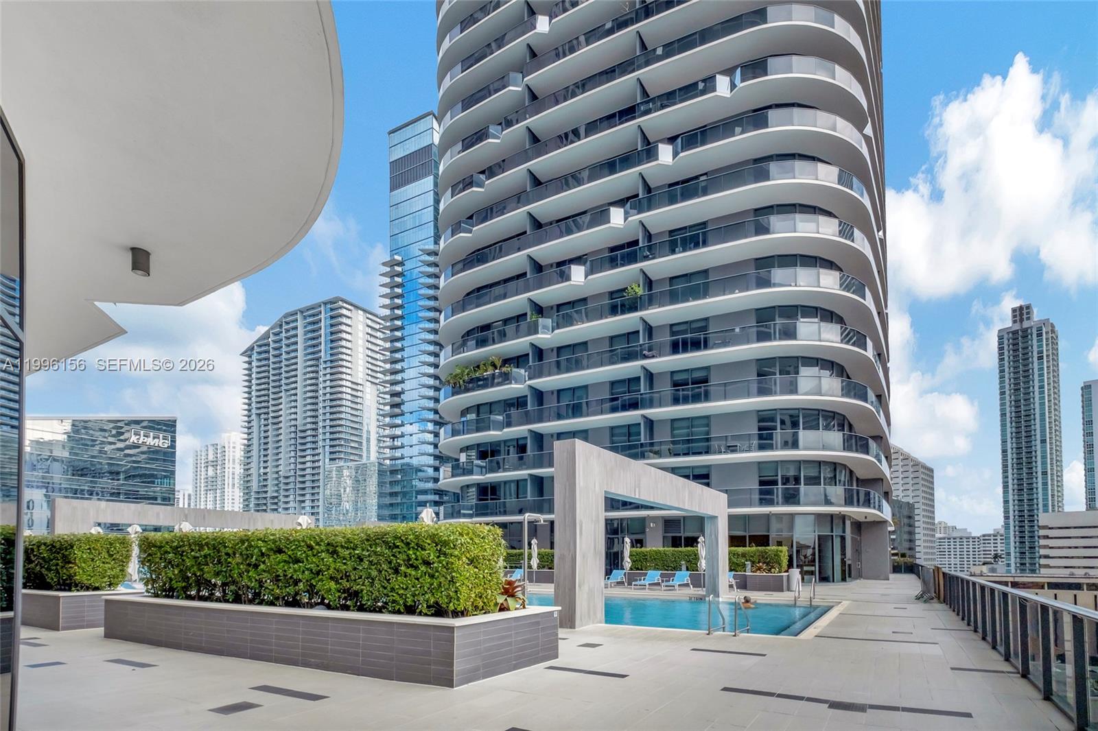 55 SW 9th #2804, Miami FL 33130