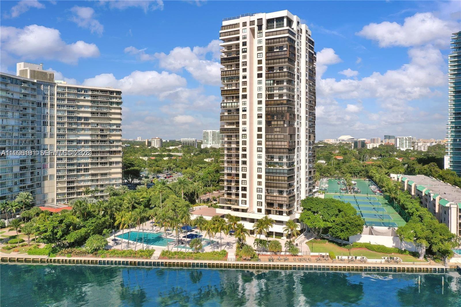 2333 Brickell Ave #2504, Miami FL 33129