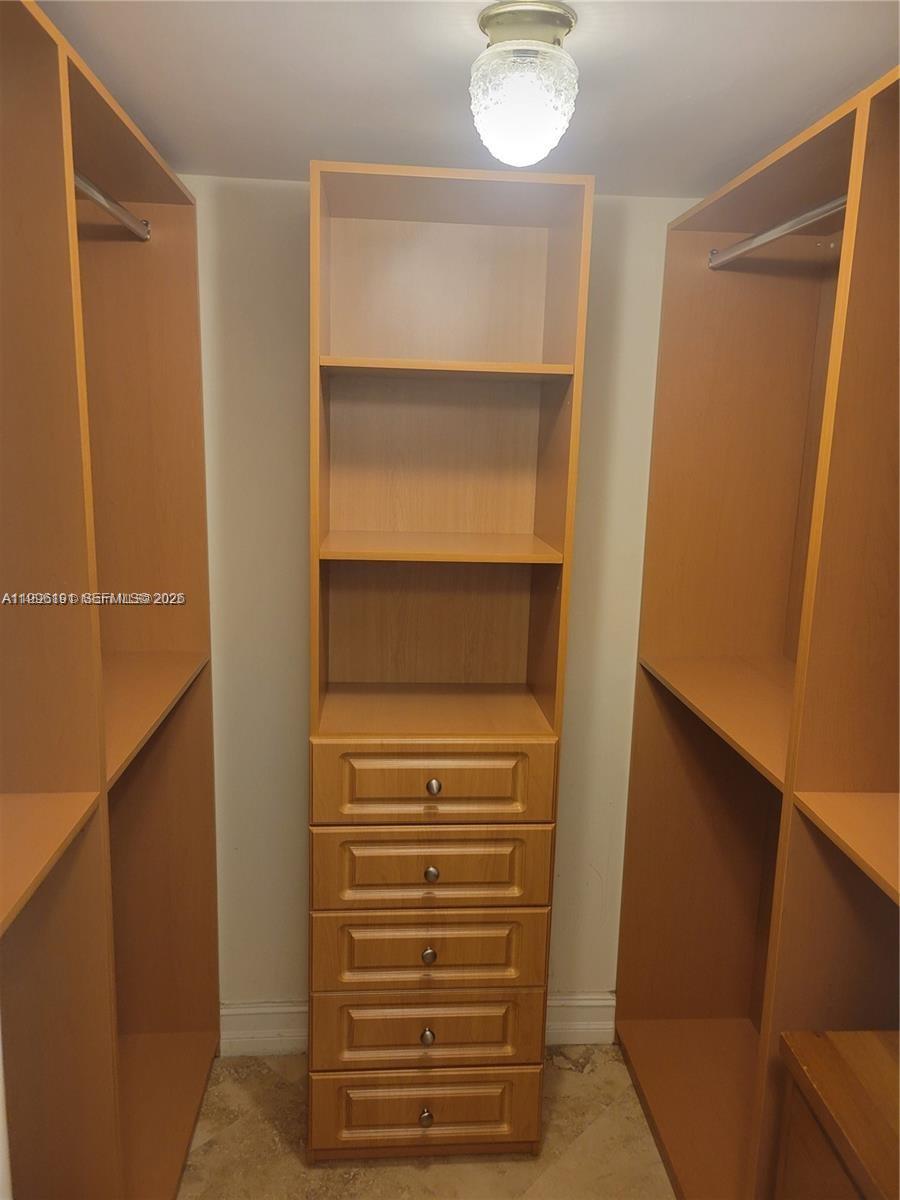 2333 Brickell Ave #2504, Miami FL 33129