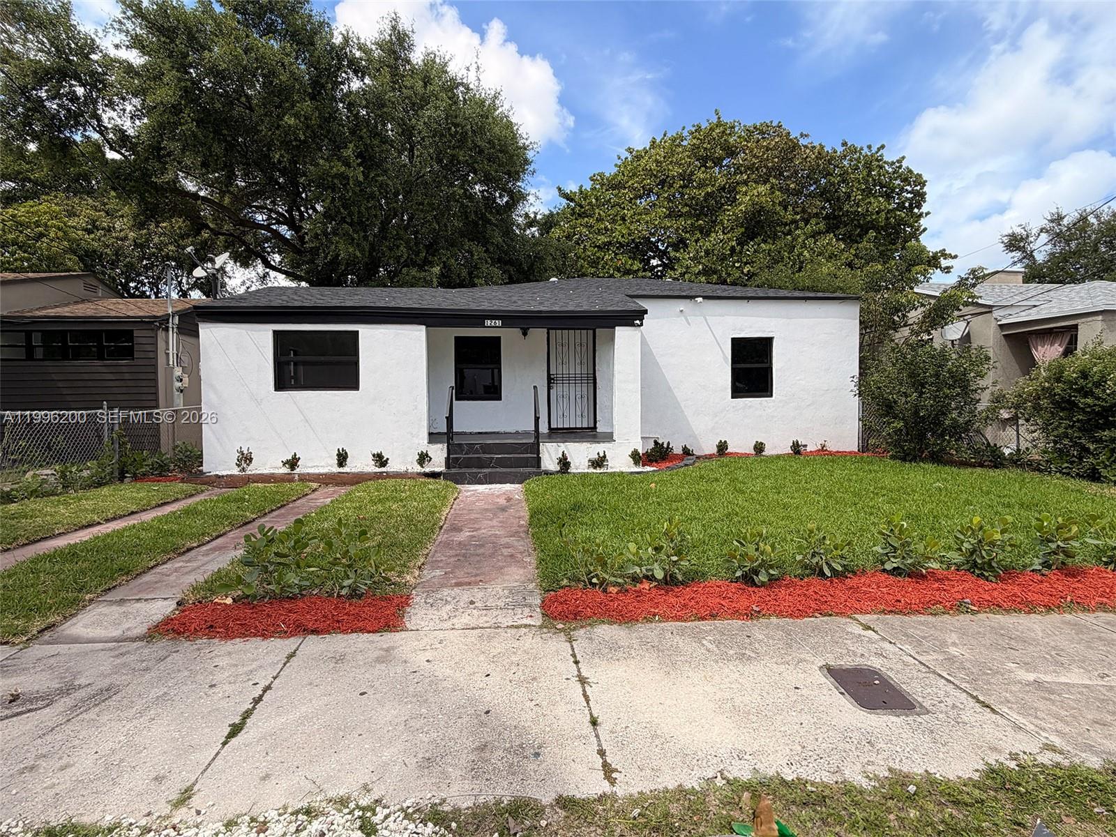 1261 NW 45th St, Miami FL 33142