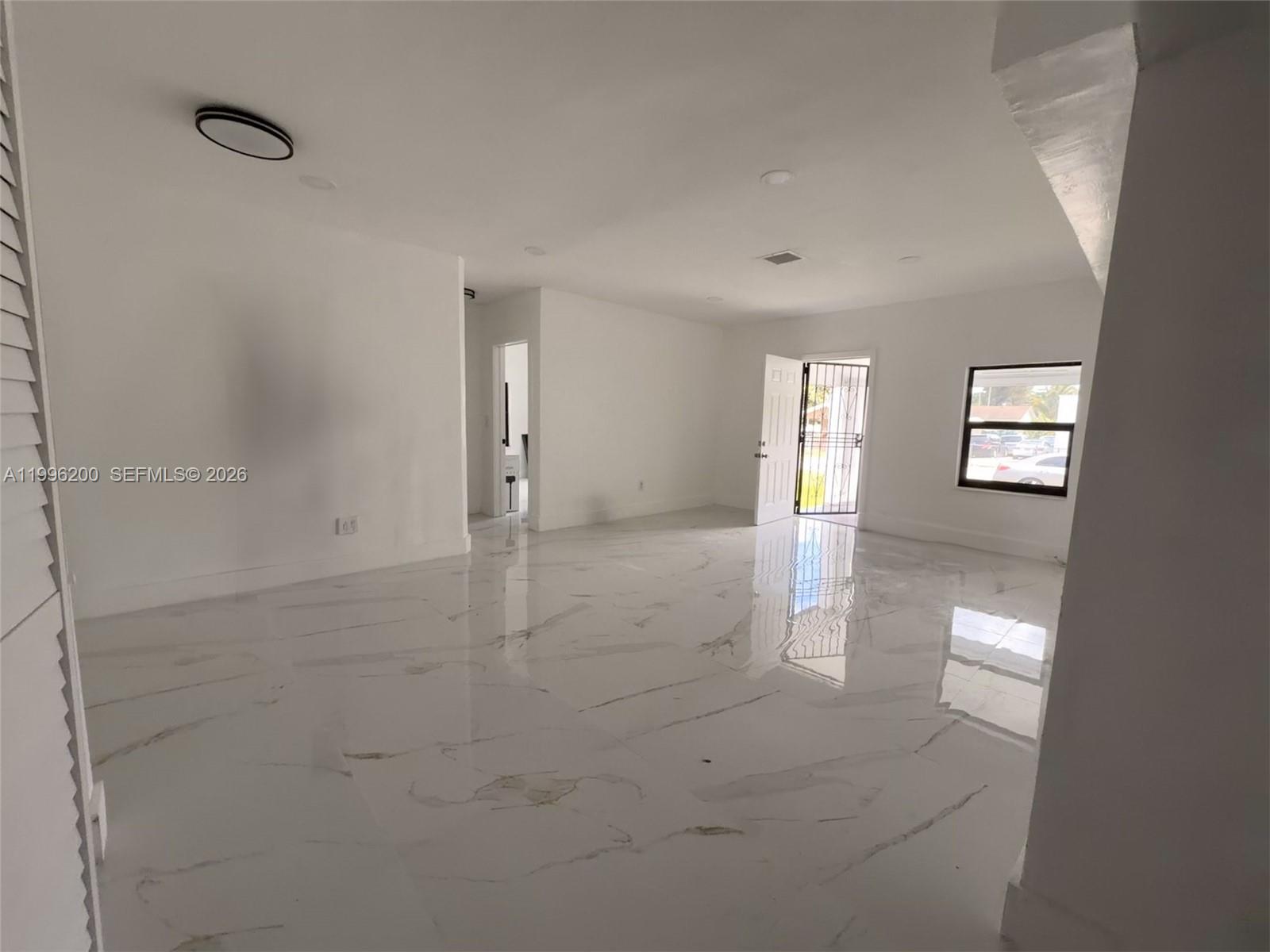 1261 NW 45th St, Miami FL 33142