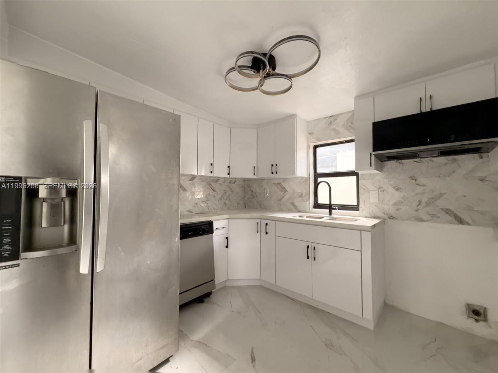 1261 NW 45th St, Miami FL 33142