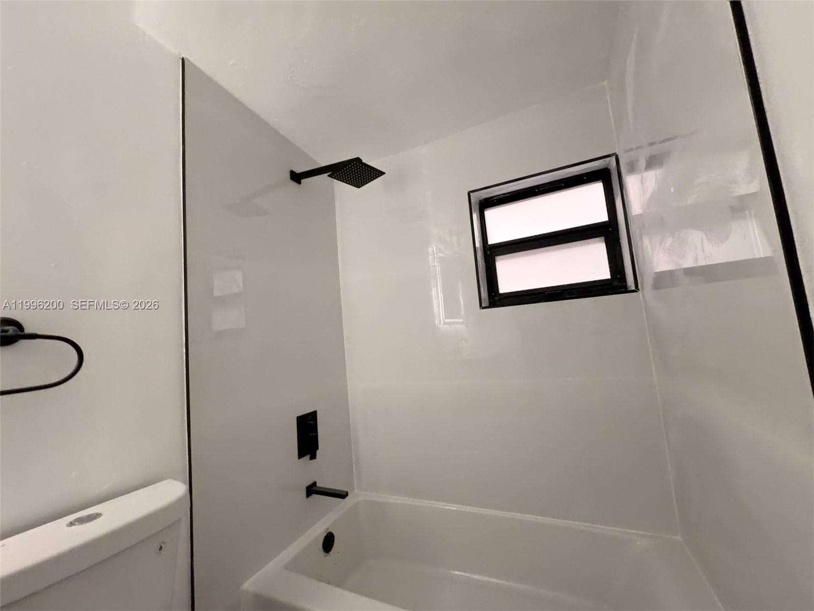1261 NW 45th St, Miami FL 33142