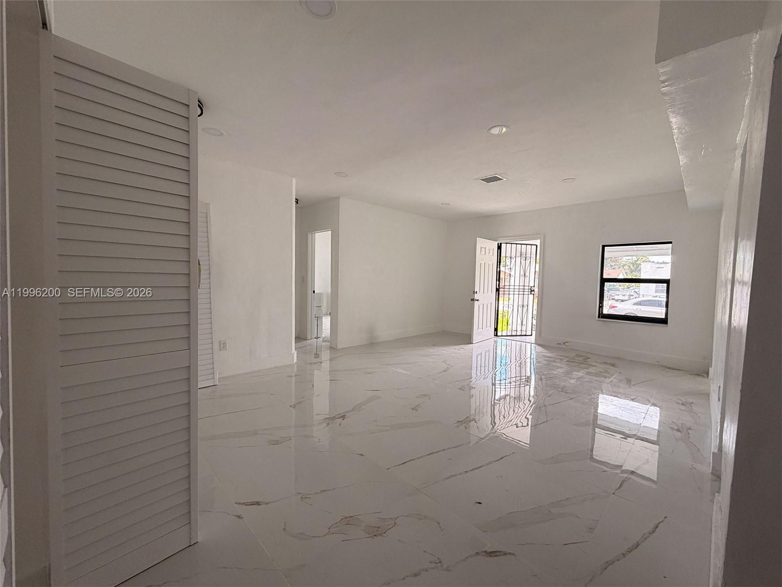 1261 NW 45th St, Miami FL 33142