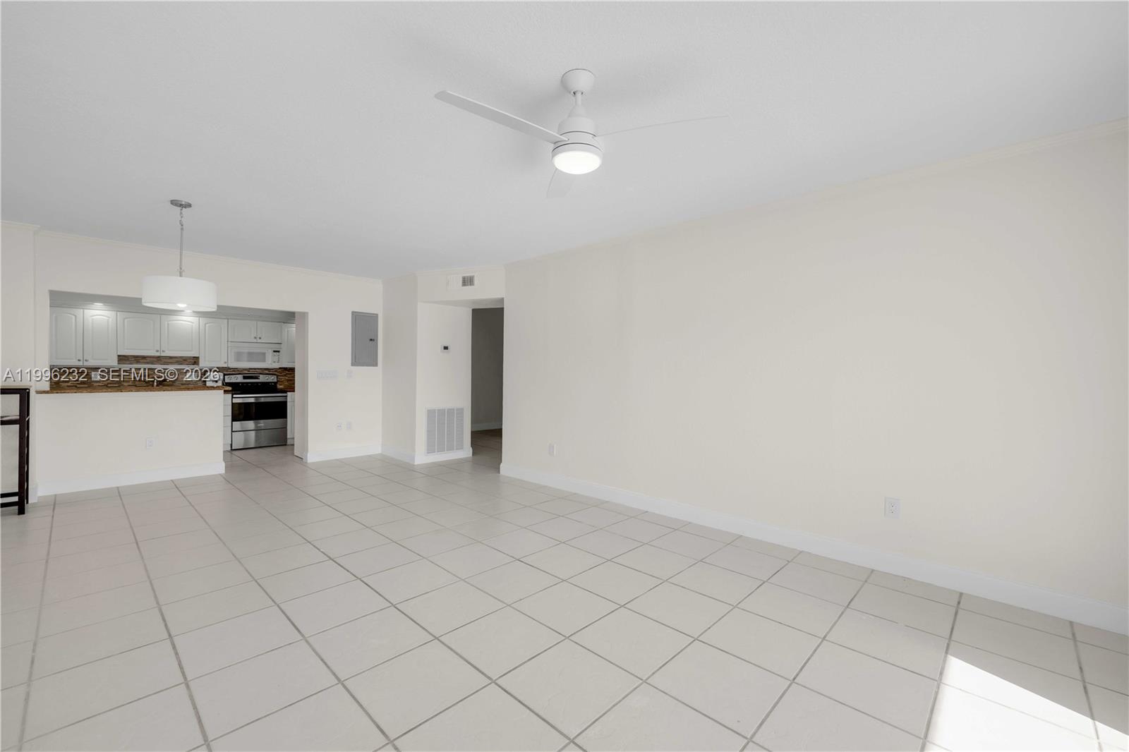 462 Golden Isles Dr #210, Hallandale Beach FL 33009