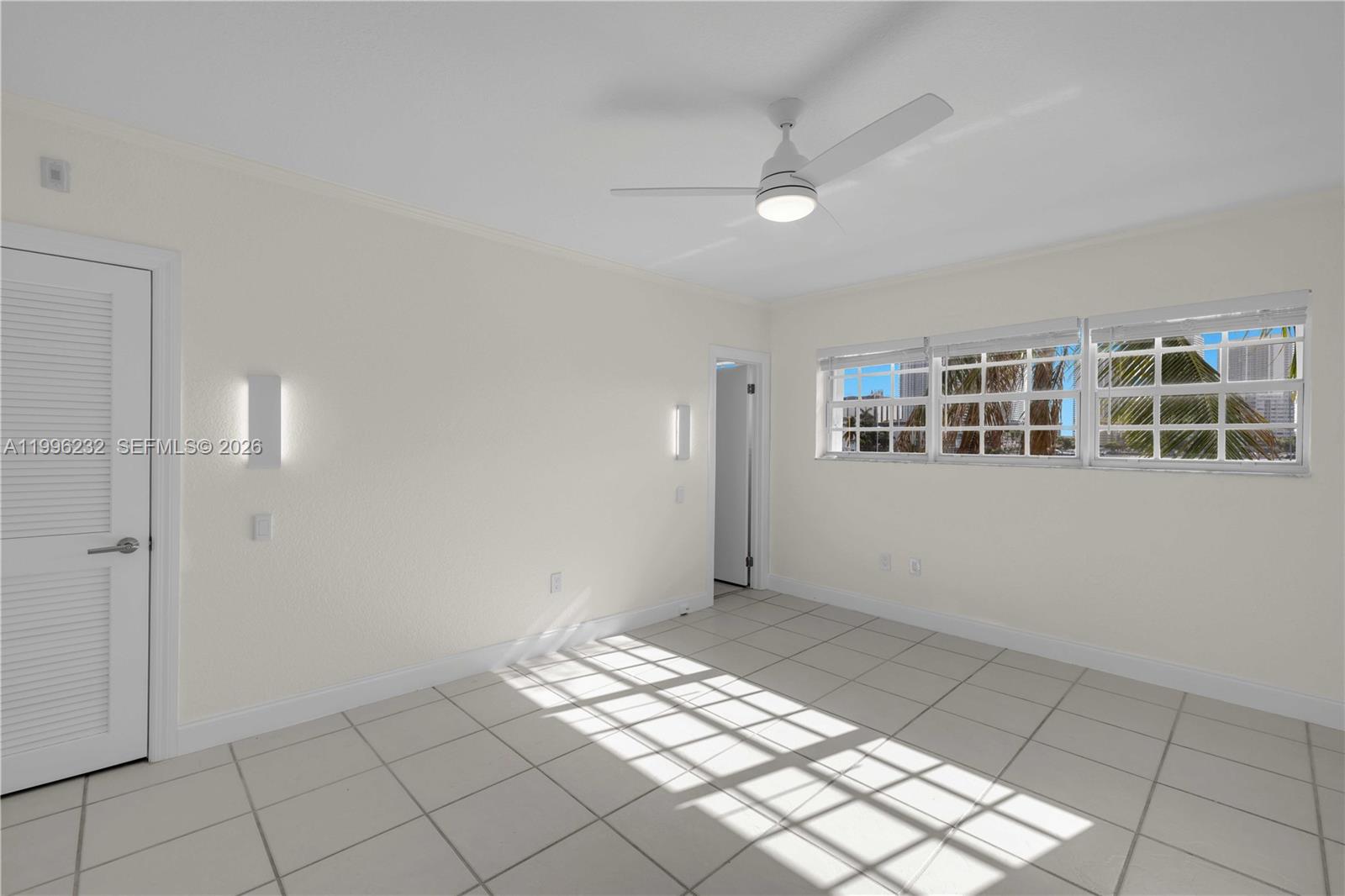 462 Golden Isles Dr #210, Hallandale Beach FL 33009
