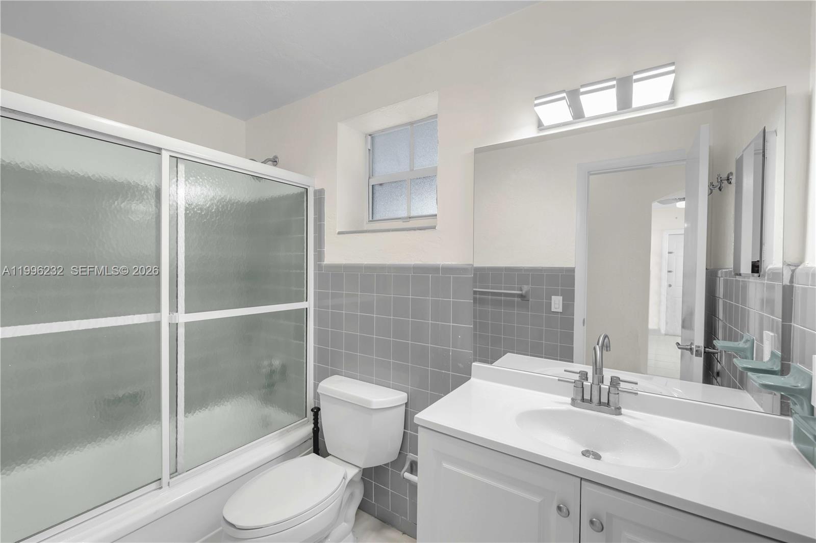 462 Golden Isles Dr #210, Hallandale Beach FL 33009