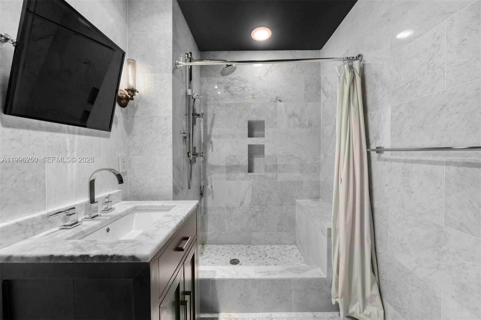 1040 Biscayne Blvd #3304, Miami FL 33132