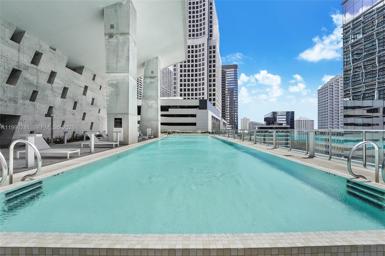 68 SE 6th St #2104, Miami FL 33131