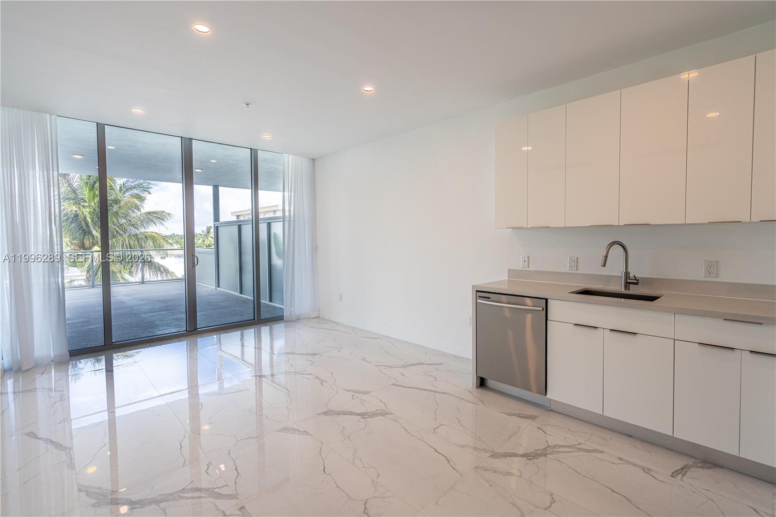 8425 Crespi Blvd #302, Miami Beach FL 33141