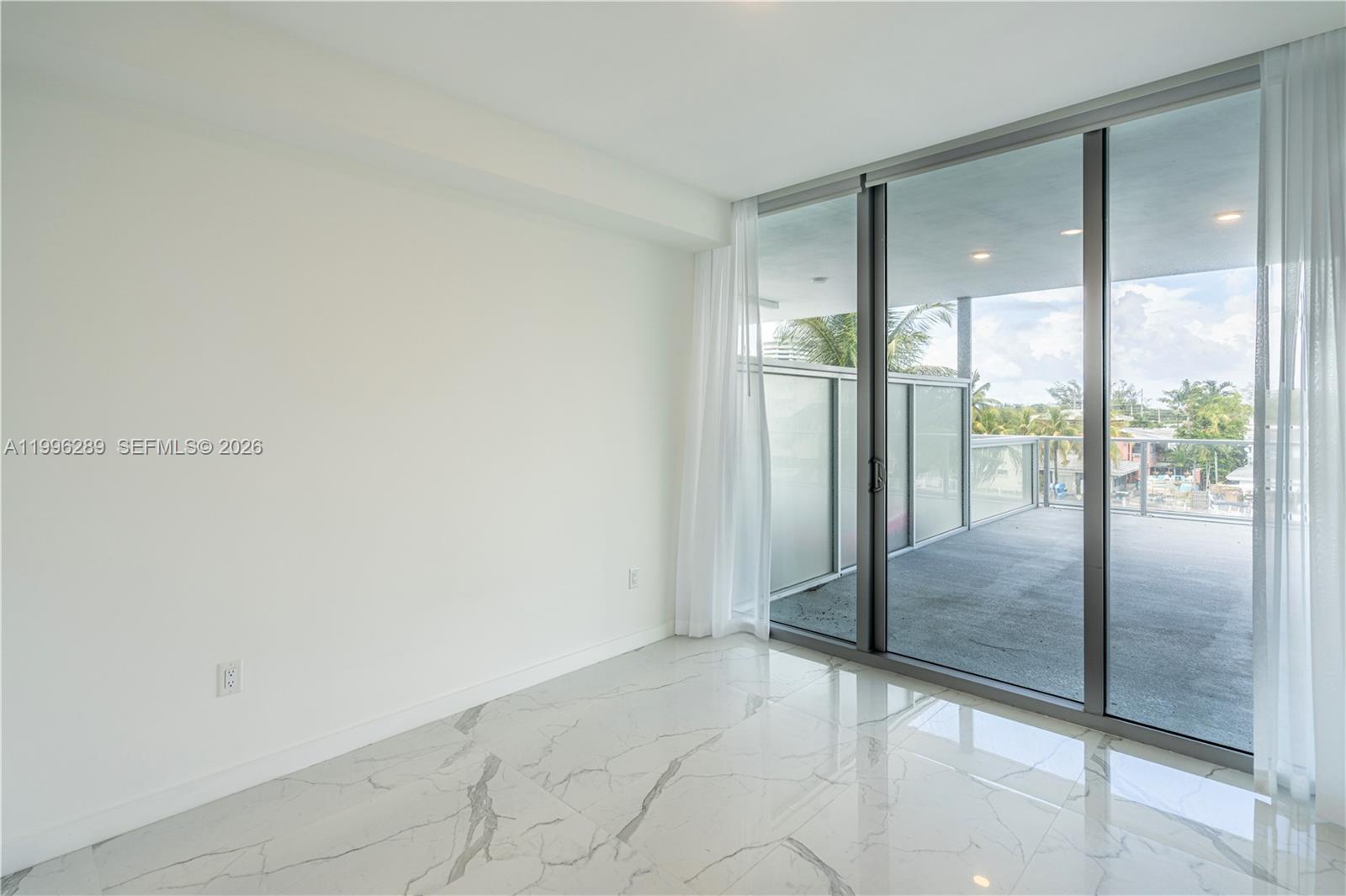 8425 Crespi Blvd #302, Miami Beach FL 33141
