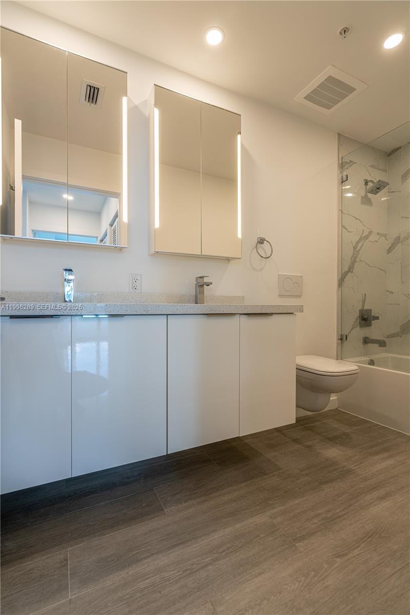 8425 Crespi Blvd #302, Miami Beach FL 33141