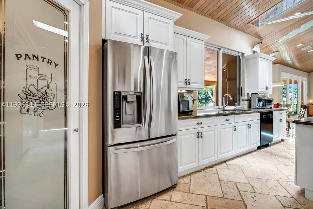 5328 E Leitner Dr, Coral Springs FL 33067