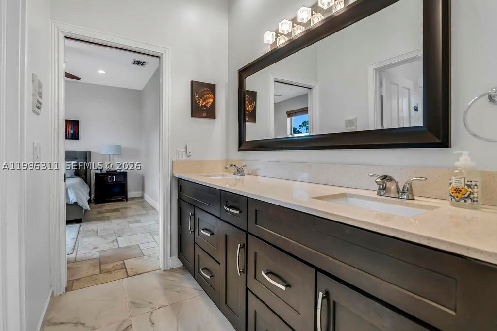 5328 E Leitner Dr, Coral Springs FL 33067