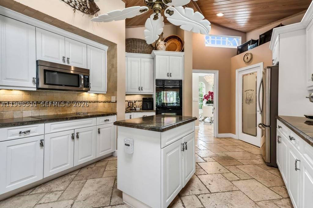 5328 E Leitner Dr, Coral Springs FL 33067