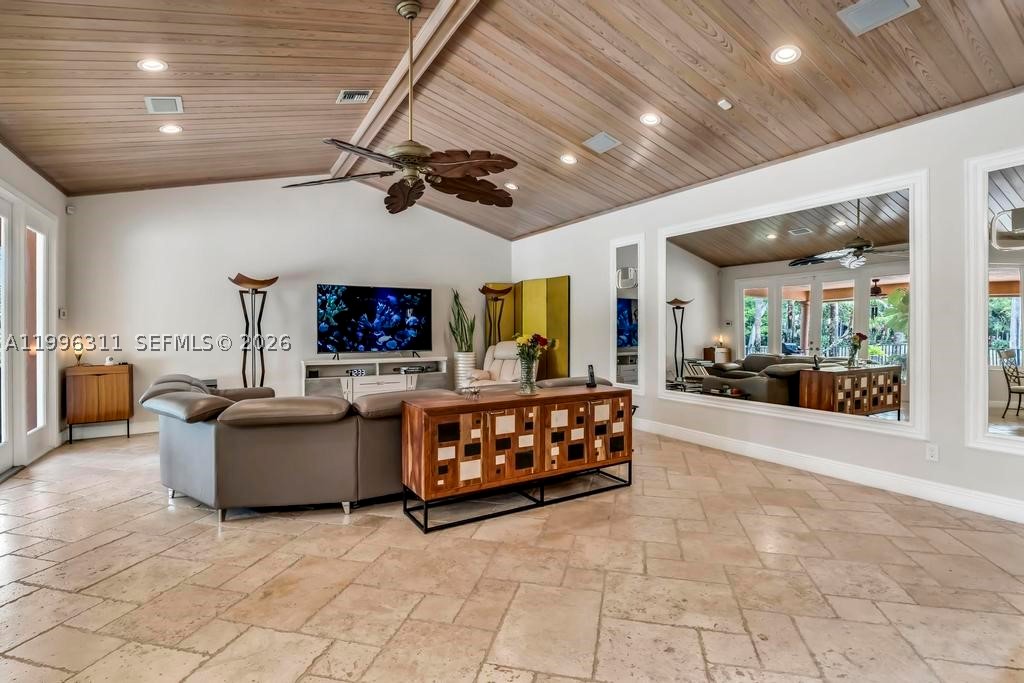 5328 E Leitner Dr, Coral Springs FL 33067