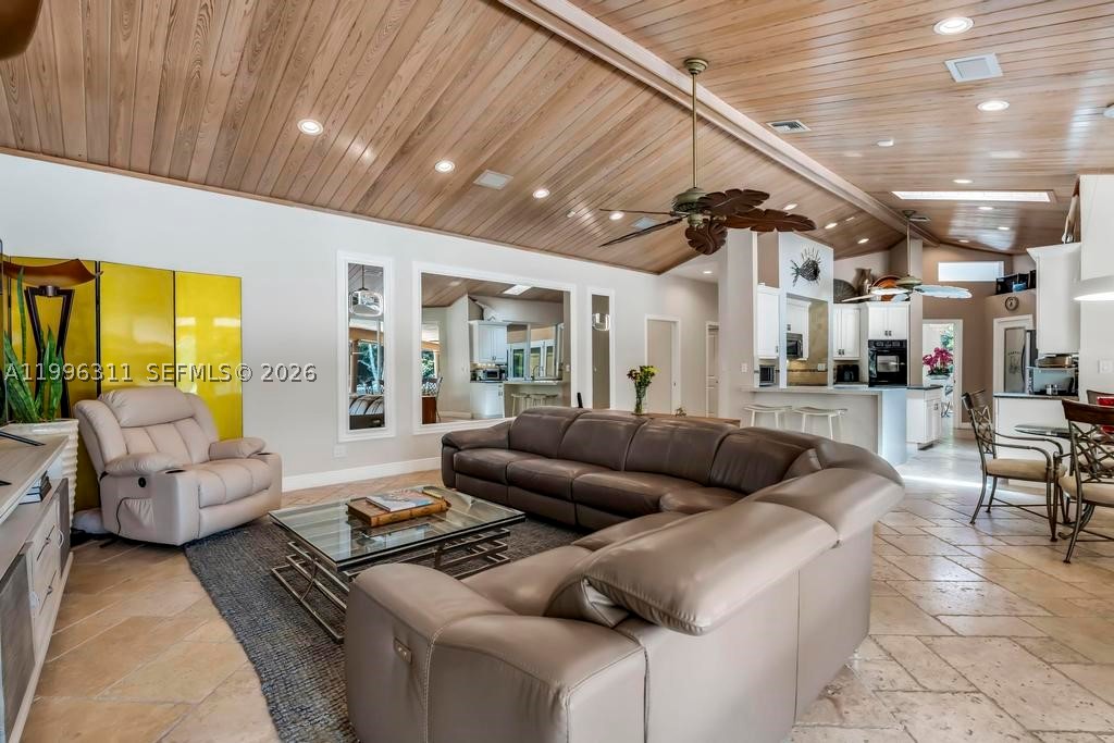 5328 E Leitner Dr, Coral Springs FL 33067