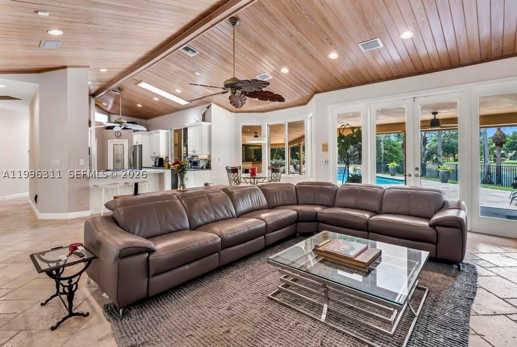 5328 E Leitner Dr, Coral Springs FL 33067