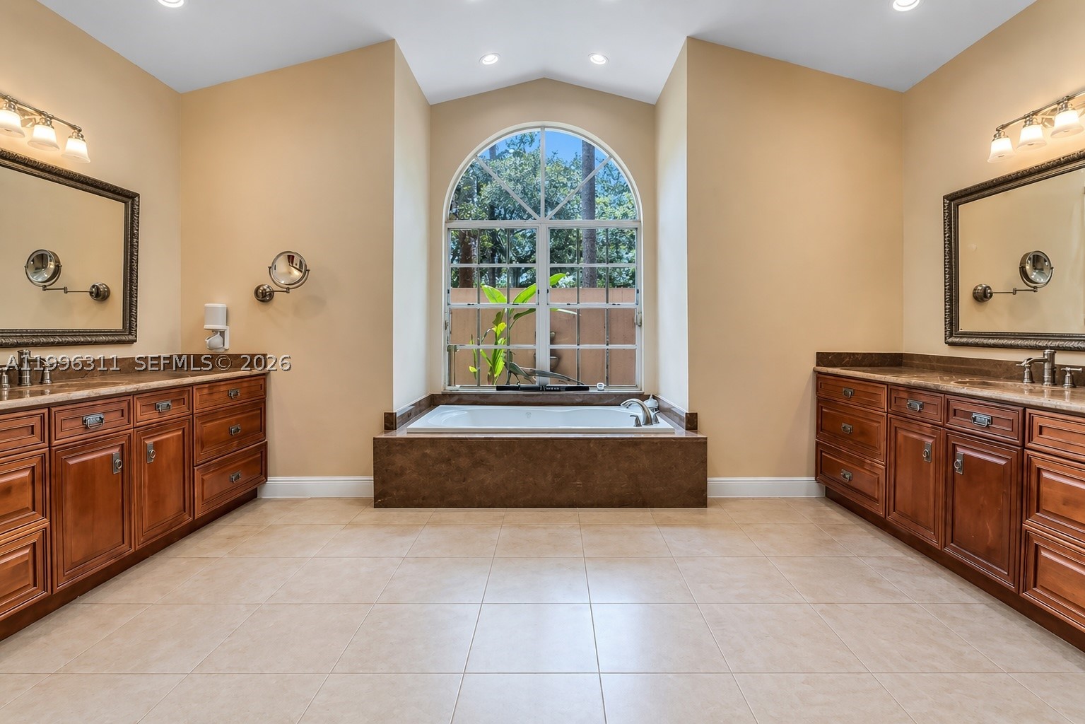 5328 E Leitner Dr, Coral Springs FL 33067