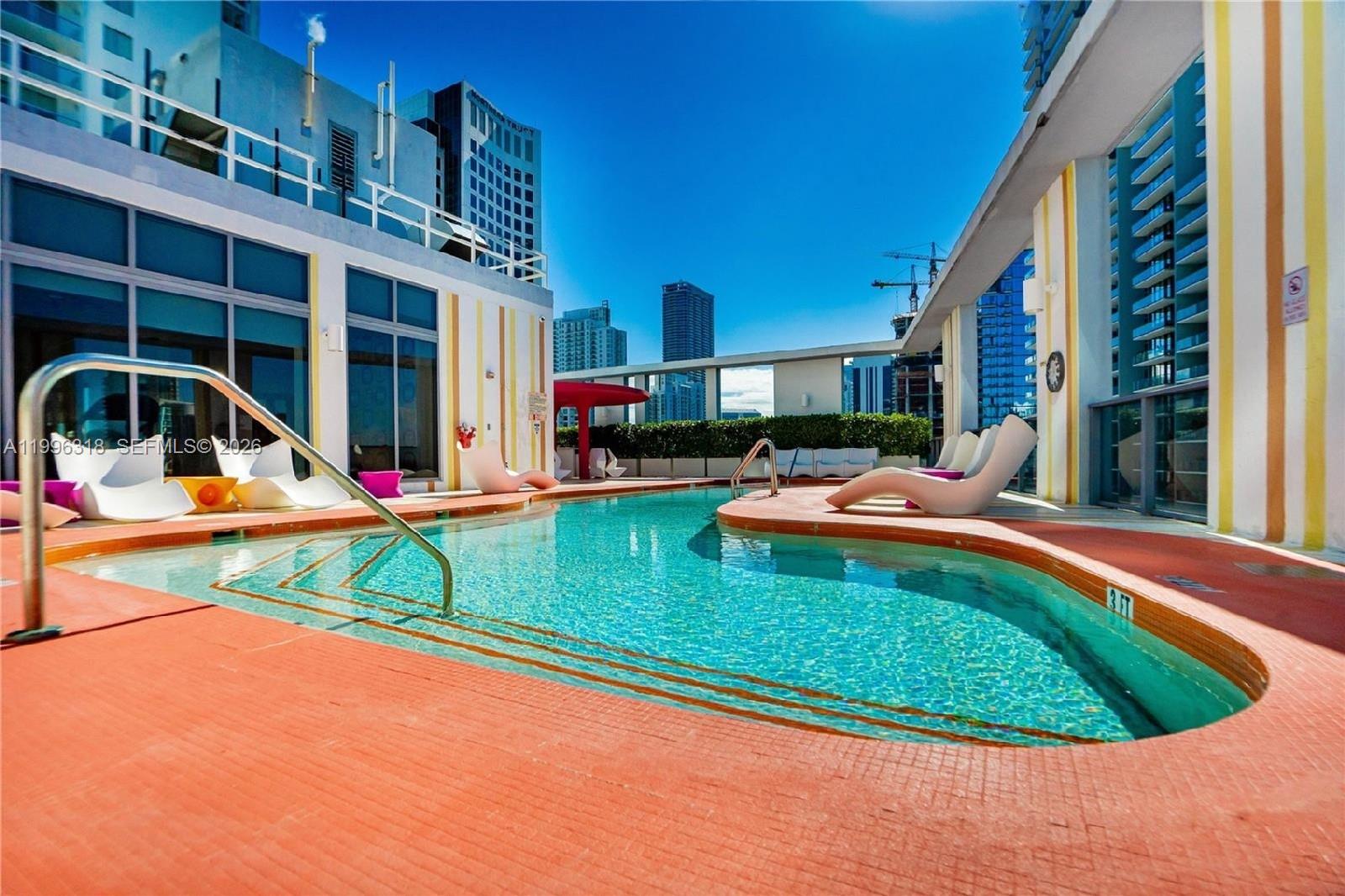 31 SE 6th St #2703, Miami FL 33131
