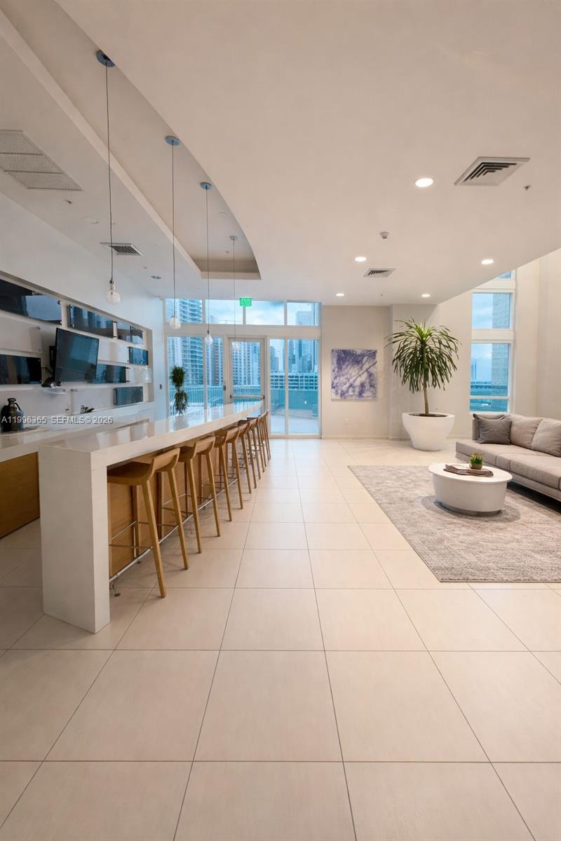 1900 N Bayshore Dr #910, Miami FL 33132
