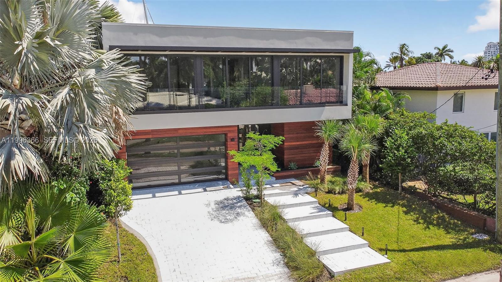 620 Solar Isle Dr, Fort Lauderdale FL 33301
