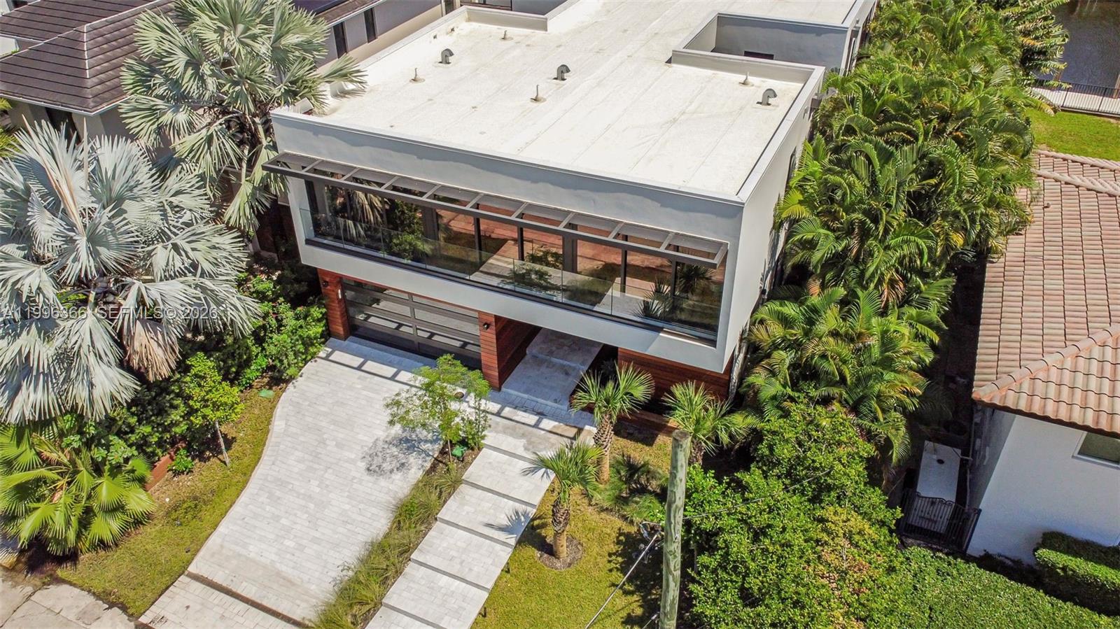 620 Solar Isle Dr, Fort Lauderdale FL 33301