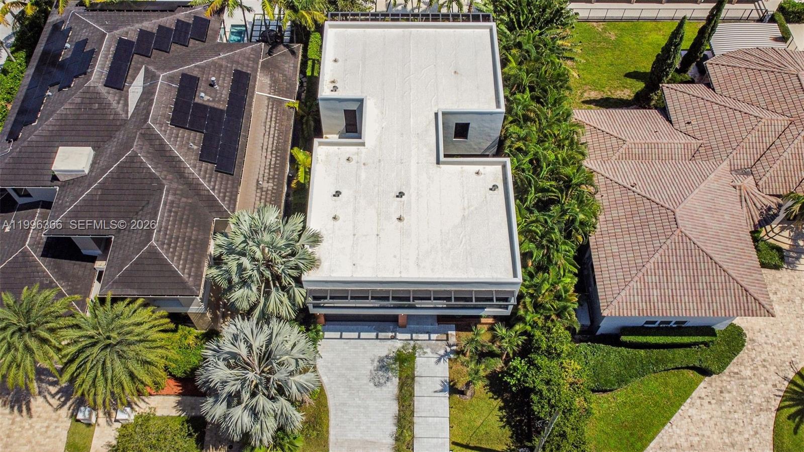 620 Solar Isle Dr, Fort Lauderdale FL 33301