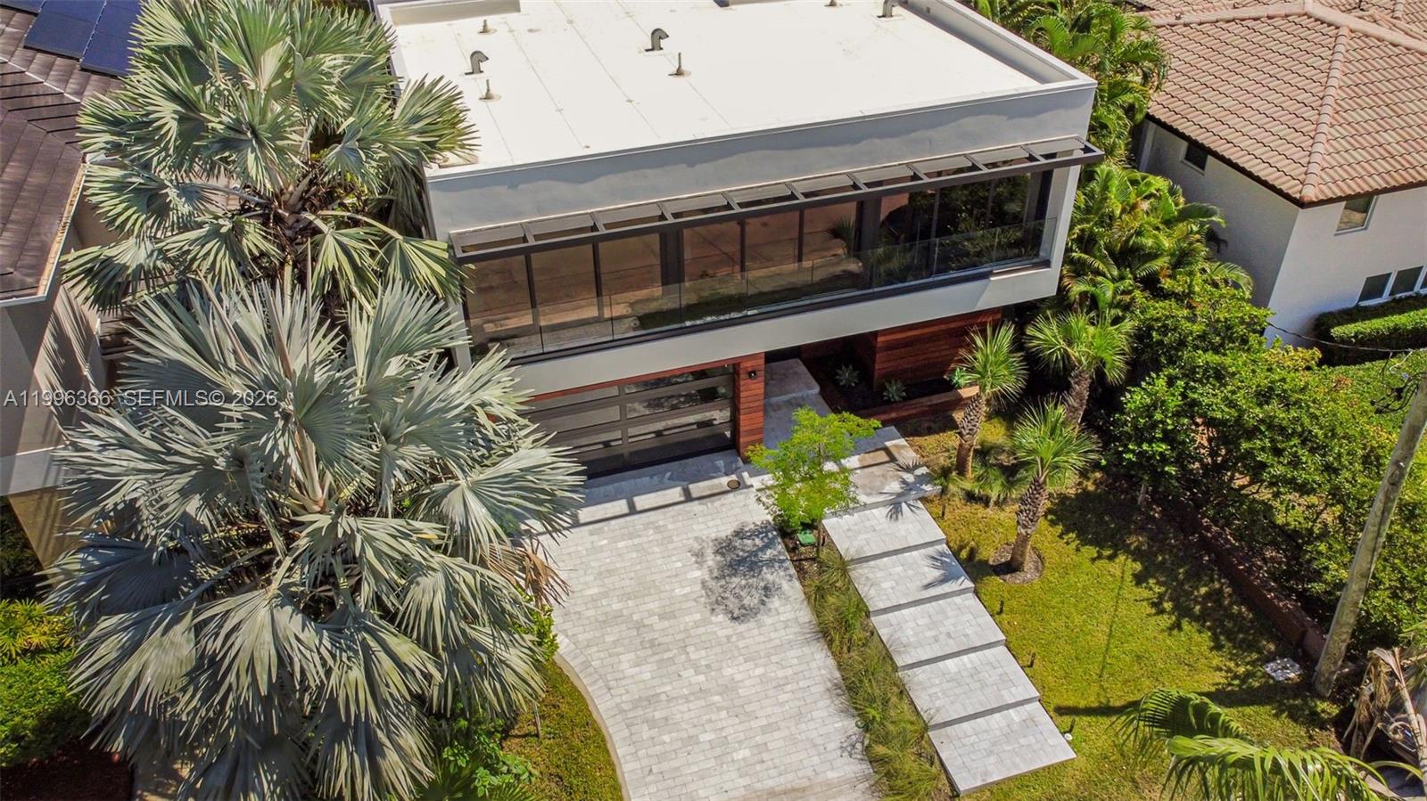 620 Solar Isle Dr, Fort Lauderdale FL 33301