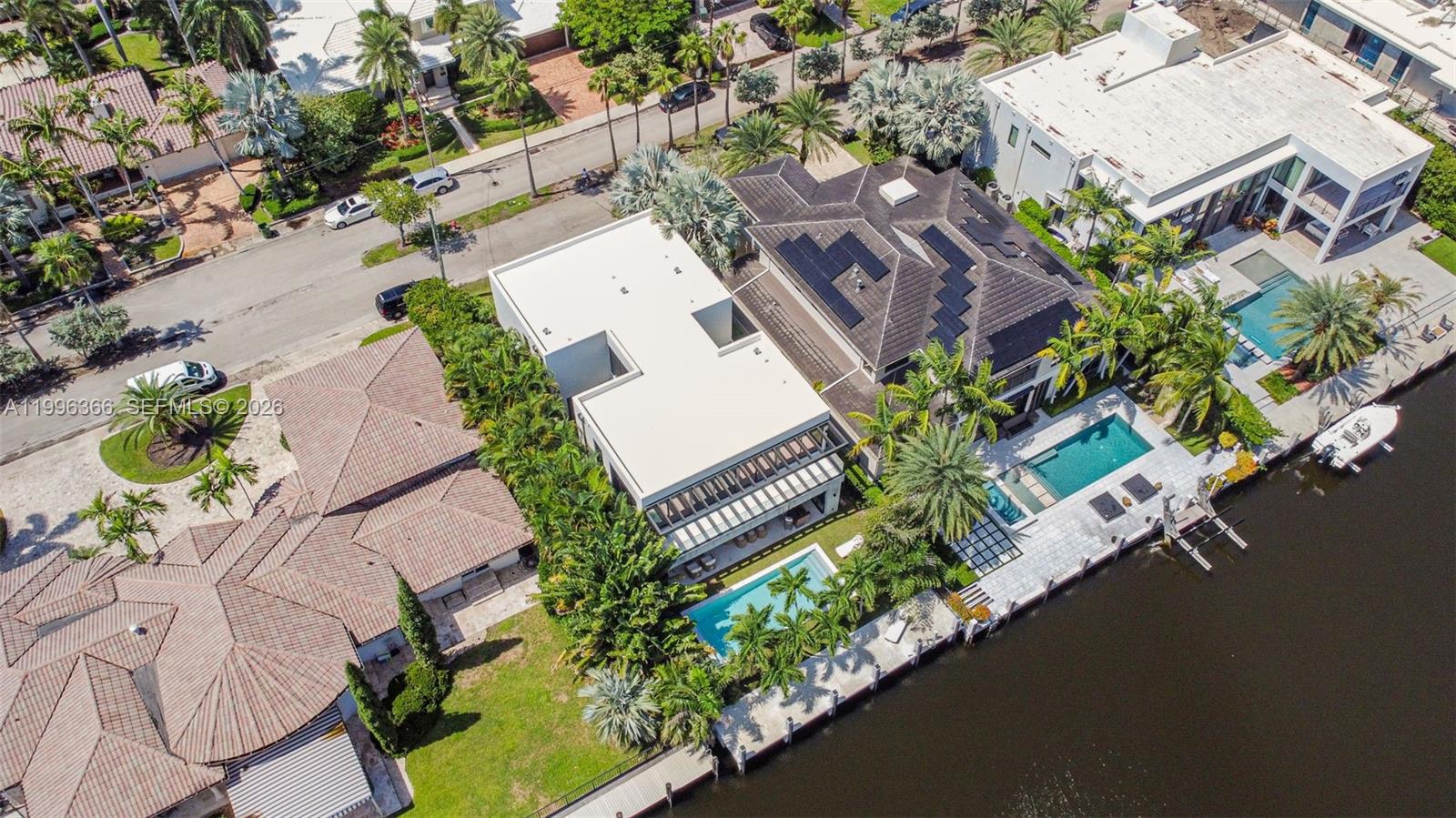 620 Solar Isle Dr, Fort Lauderdale FL 33301