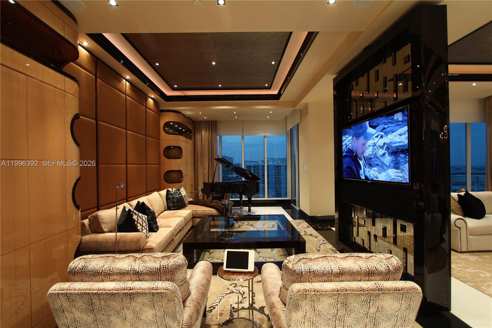900 Brickell Key Blvd #PH3403, Miami FL 33131