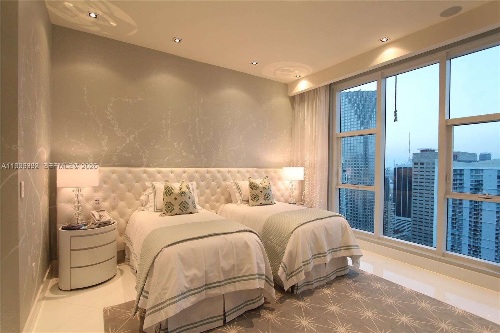 900 Brickell Key Blvd #PH3403, Miami FL 33131