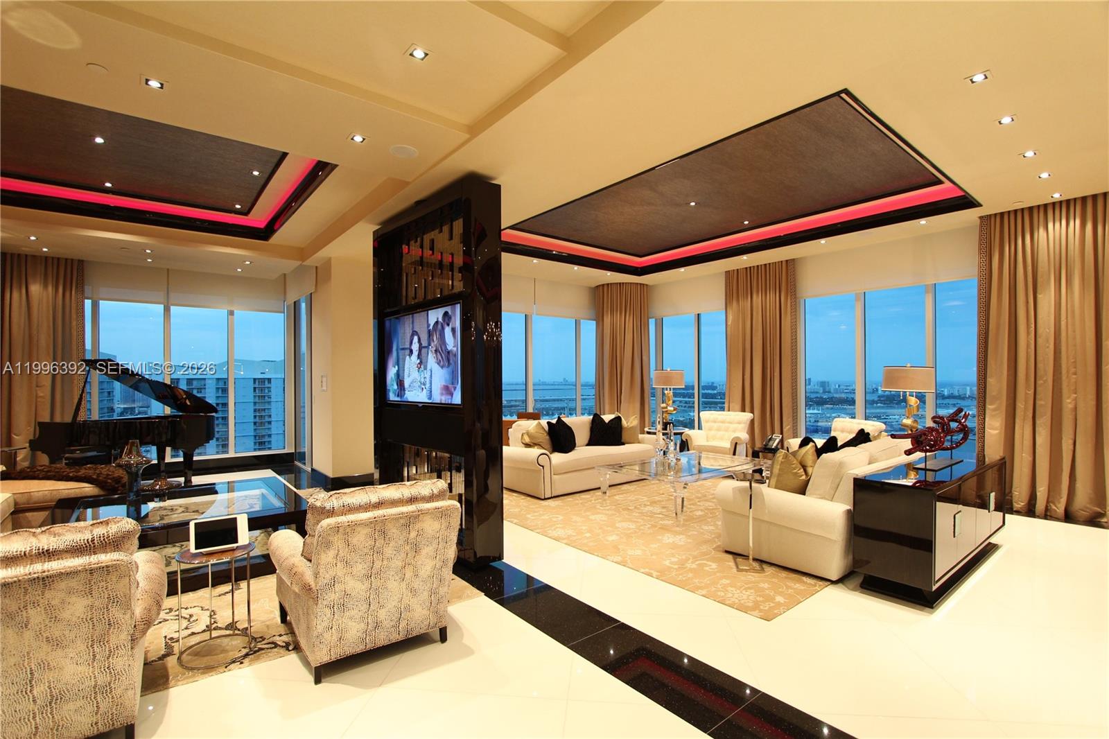 900 Brickell Key Blvd #PH3403, Miami FL 33131
