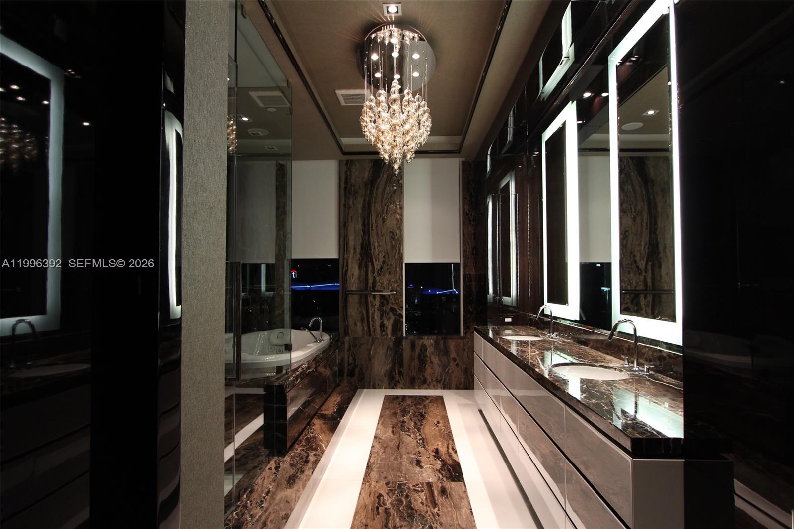 900 Brickell Key Blvd #PH3403, Miami FL 33131
