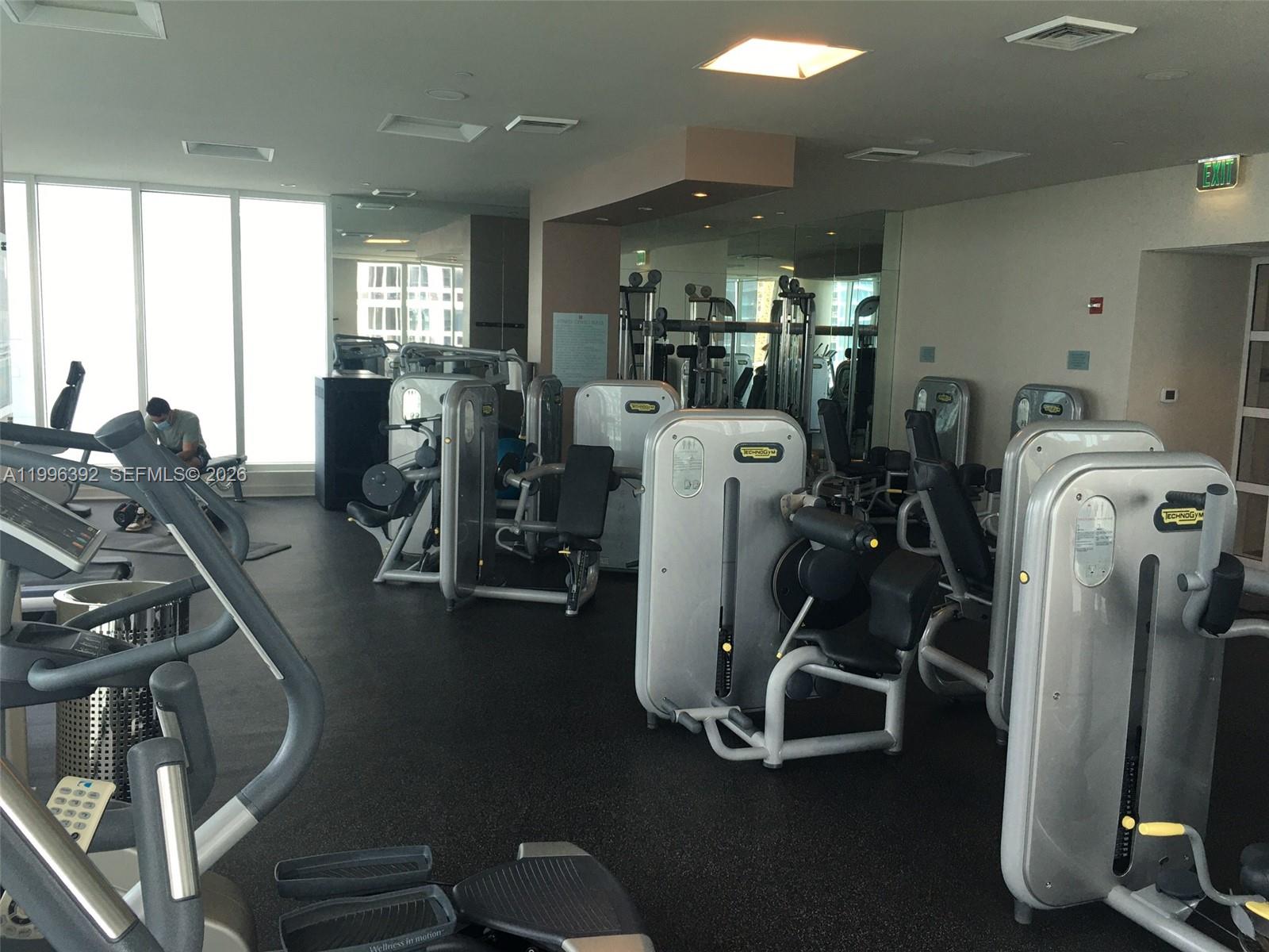900 Brickell Key Blvd #PH3403, Miami FL 33131